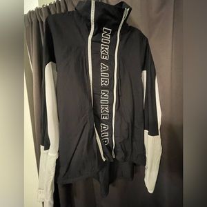 Nike zip up windbreaker size xl!